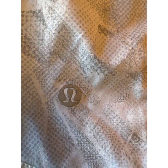 Lululemon Womens Size 8 Swiftly Camouflage Print Running Shorts With Zippered Po - Picture 5 of 5